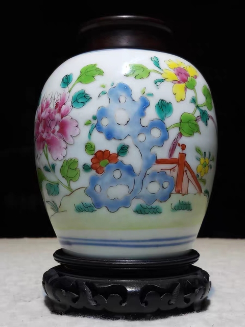 古玩陶瓷花卉紋粉彩罐真品鑒賞圖