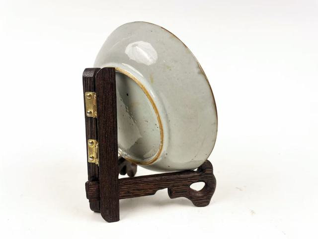 古玩陶瓷清雍正·粉彩桃紋紫金釉盤拍賣，當前價格0元