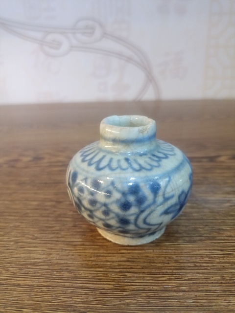 古玩陶瓷明中期·青花開窗花卉紋小罐拍賣,當前價格1380元