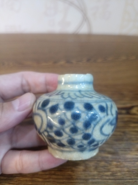 古玩陶瓷明中期·青花開窗花卉紋小罐拍賣,當前價格1380元
