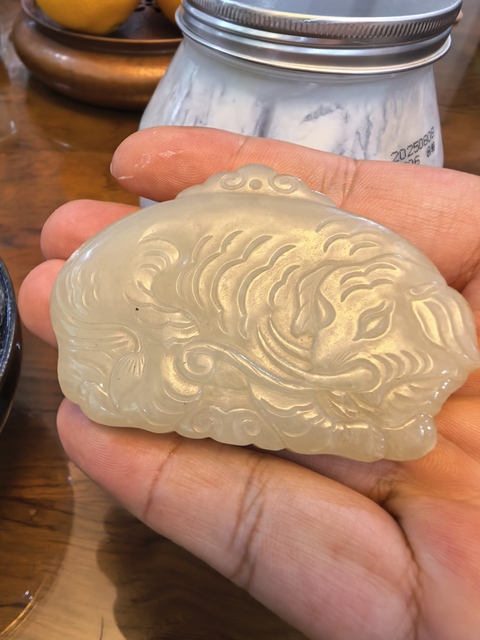 古玩玉器和田玉雕象題材掛件真品鑒賞圖