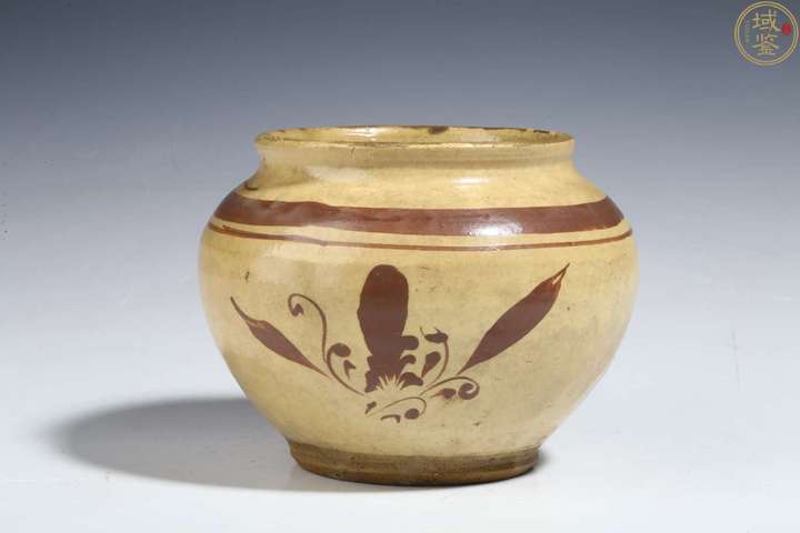 古玩陶瓷明代?黃釉花卉紋罐拍賣，當前價格2200元