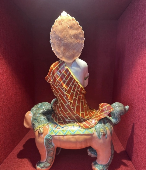 古玩陶瓷粉彩人物瓷塑雕像真品鑒賞圖