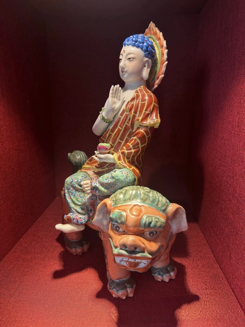 古玩陶瓷粉彩人物瓷塑雕像真品鑒賞圖