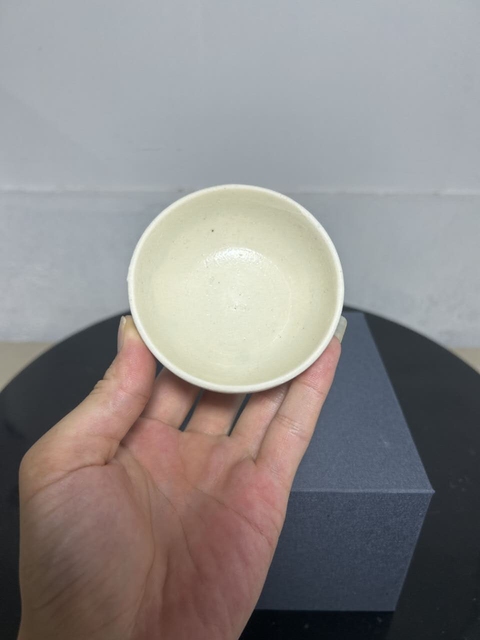 古玩陶瓷白釉茶碗真品鑒賞圖
