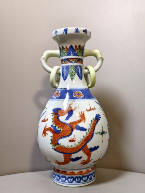 古玩陶瓷清晚·青花五彩龍鳳紋雙耳瓶 真品鑒賞圖