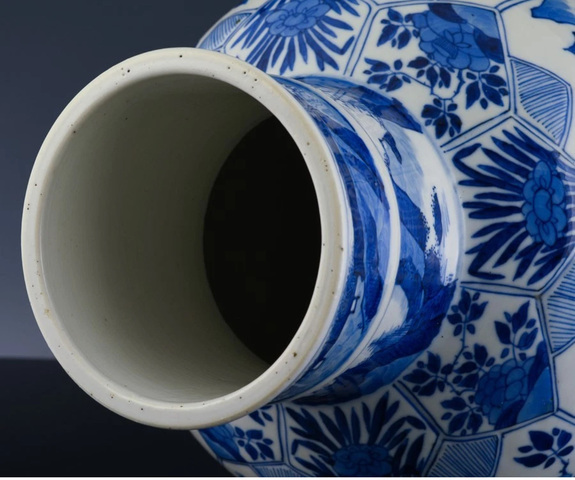 古玩陶瓷青花瓶真品鑒賞圖