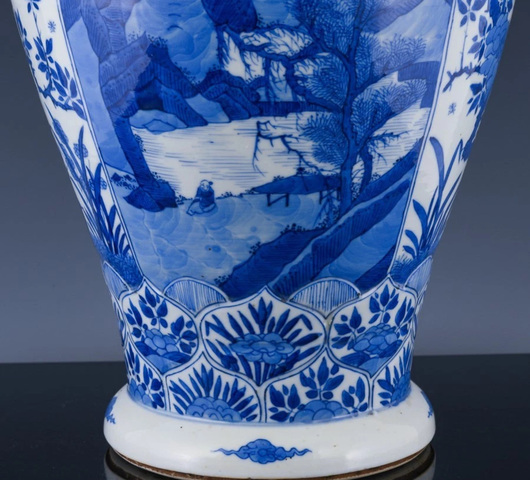 古玩陶瓷青花瓶真品鑒賞圖