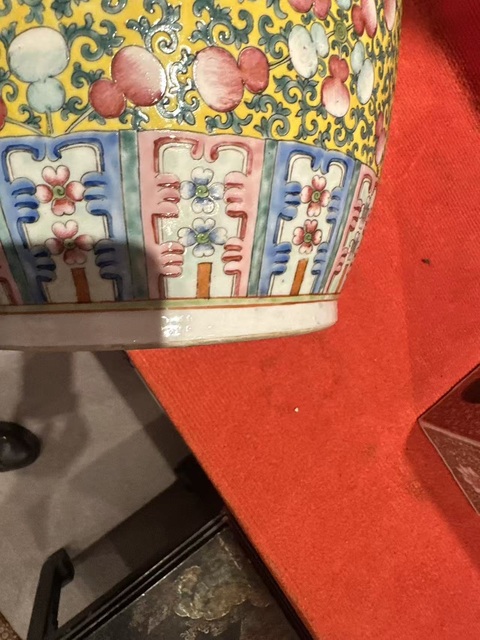 古玩陶瓷粉彩龍鳳紋大瓶真品鑒賞圖