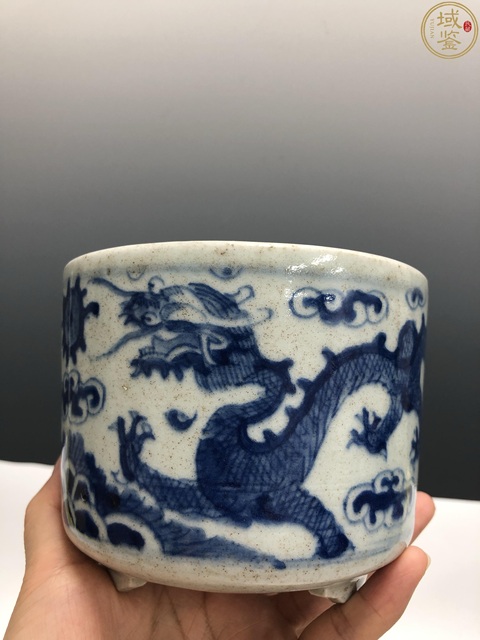古玩陶瓷清中晚·青花雙龍戲珠紋筒式爐拍賣，當前價格2800元