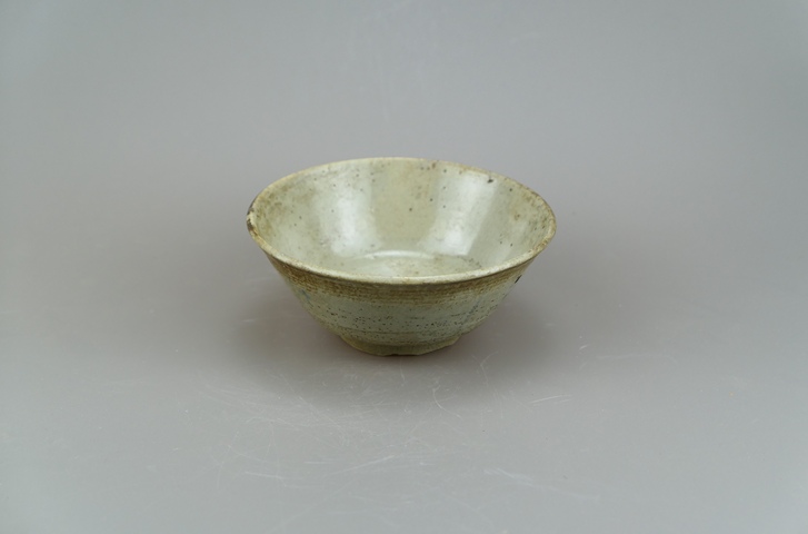 古玩陶瓷龍泉青瓷撇口碗真品鑒賞圖