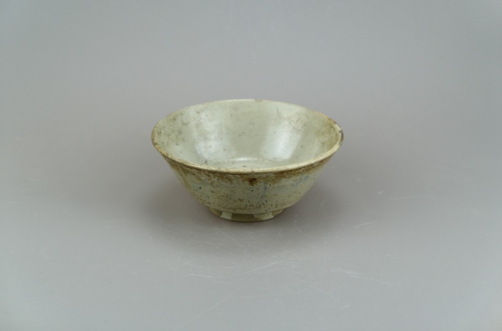 古玩陶瓷龍泉青瓷撇口碗真品鑒賞圖