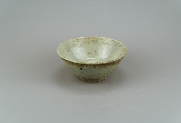 古玩陶瓷龍泉青瓷撇口碗真品鑒賞圖