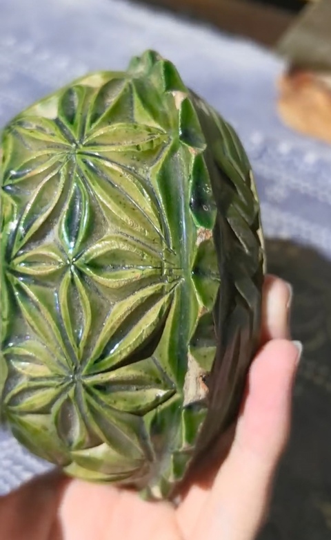 古玩陶瓷綠釉浮雕花卉紋洗，平臺不允許估價真品鑒賞圖