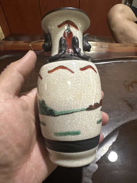 古玩陶瓷哥釉地鐵銹釉五彩刀馬人瓶真品鑒賞圖