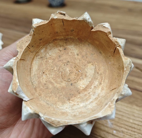 古玩陶瓷湖田窯蓮瓣紋香爐標(biāo)本真品鑒賞圖