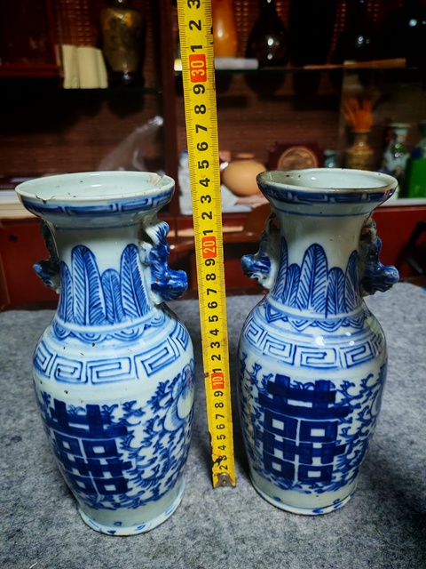 古玩陶瓷纏枝花囍字紋獅耳瓶真品鑒賞圖
