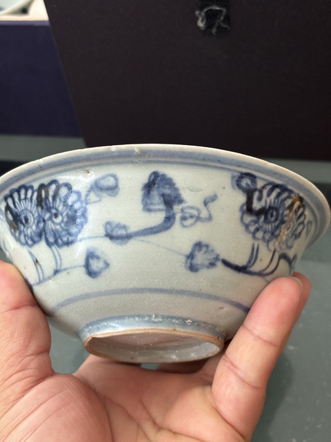 古玩陶瓷并蒂菊青花碗真品鑒賞圖