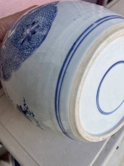 古玩陶瓷連生貴子圖青花罐真品鑒賞圖