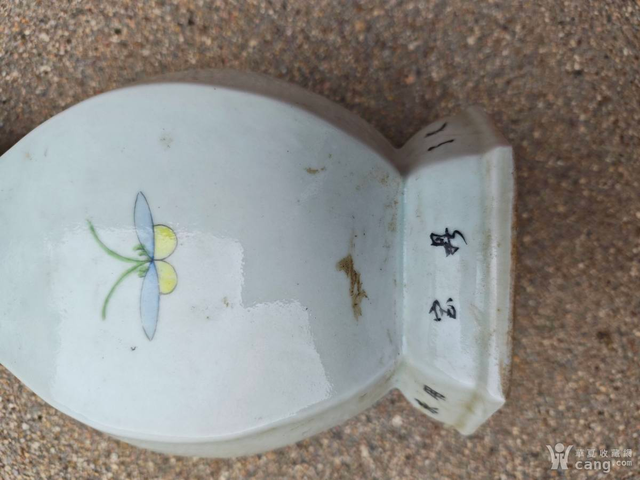 古玩陶瓷粉彩人物六棱瓶真品鑒賞圖
