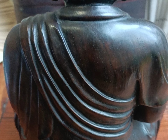 古玩雜項紅木雕刻的禪定釋迦牟尼佛真品鑒賞圖
