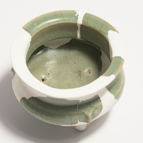 古玩陶瓷龍泉窯鬲式爐真品鑒賞圖