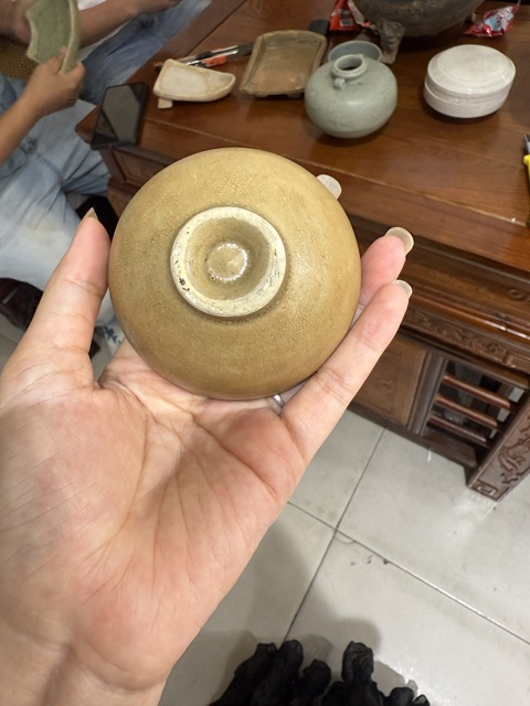 古玩陶瓷龍泉青瓷黃釉茶盞真品鑒賞圖