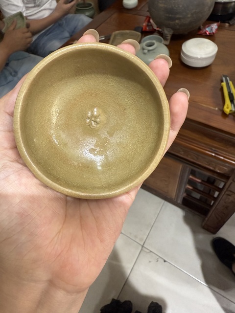 古玩陶瓷龍泉青瓷黃釉茶盞真品鑒賞圖