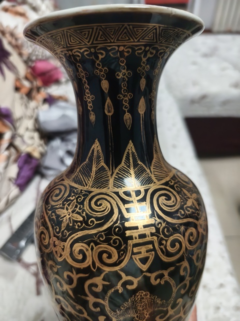 古玩陶瓷烏金釉描金觀音瓶真品鑒賞圖