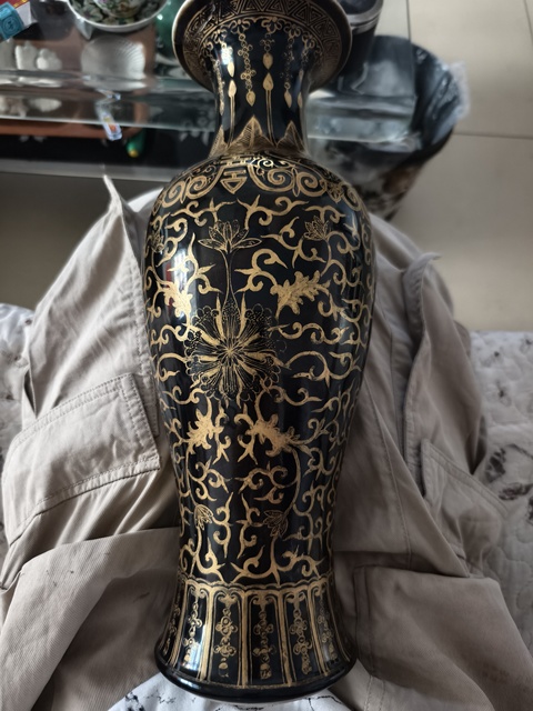 古玩陶瓷烏金釉描金觀音瓶真品鑒賞圖