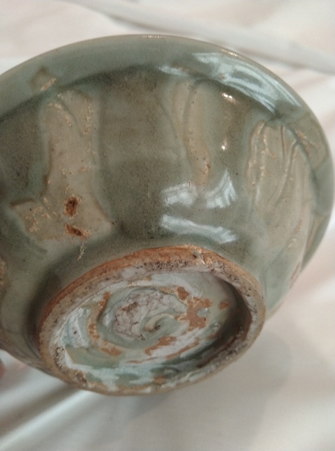 古玩陶瓷龍泉窯青釉雙魚紋折沿洗真品鑒賞圖