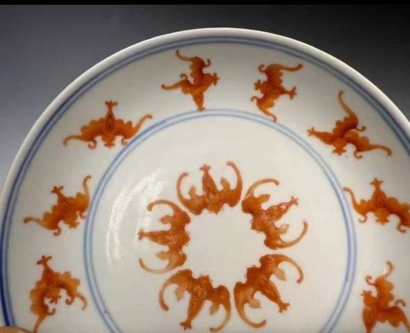 古玩陶瓷洪福齊天泛紅盤真品鑒賞圖