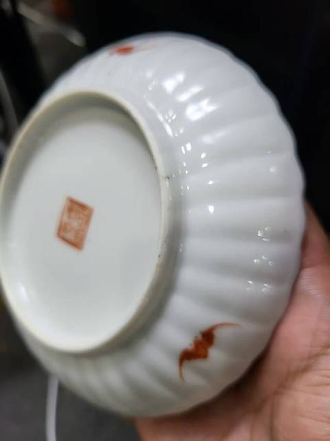 古玩陶瓷粉彩人物紋葵口瓷盤真品鑒賞圖