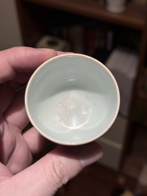 古玩陶瓷紅釉杯真品鑒賞圖
