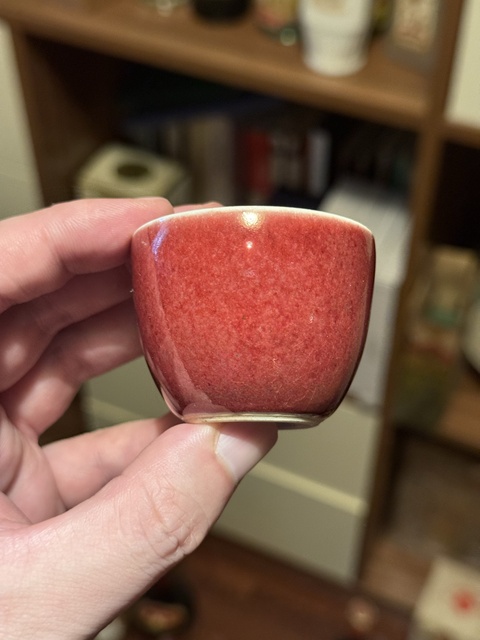 古玩陶瓷紅釉杯真品鑒賞圖