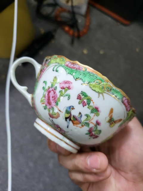 古玩陶瓷廣彩開窗人物花卉杯真品鑒賞圖