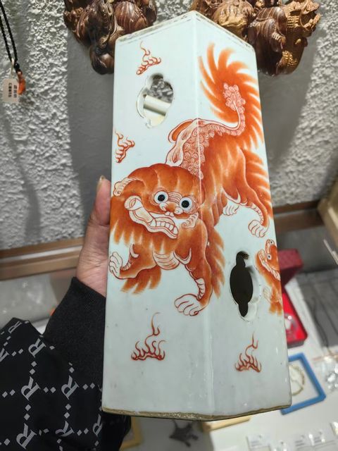 古玩陶瓷六方開窗獅子冒桶真品鑒賞圖