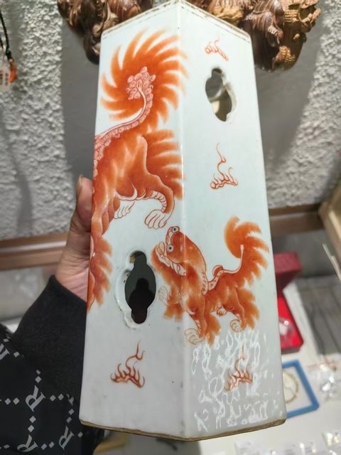 古玩陶瓷六方開窗獅子冒桶真品鑒賞圖
