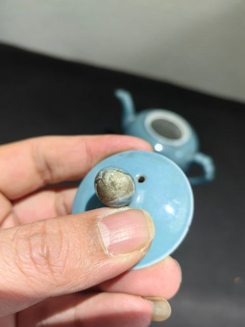 古玩陶瓷天藍釉茶壺真品鑒賞圖