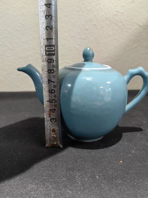 古玩陶瓷天藍釉茶壺真品鑒賞圖