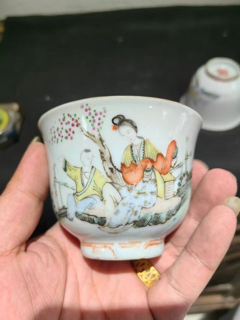 古玩陶瓷三娘教子茶杯一對(duì)真品鑒賞圖