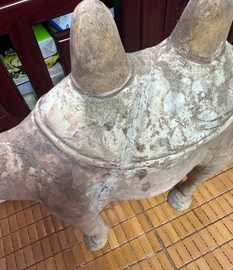 古玩陶瓷疑似拼接件唐代駱駝真品鑒賞圖
