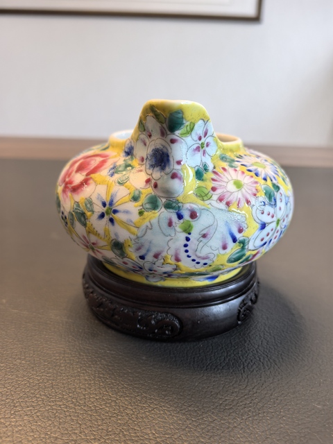 古玩陶瓷民國黃地粉彩百花壺真品鑒賞圖