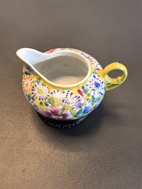 古玩陶瓷民國黃地粉彩百花壺真品鑒賞圖