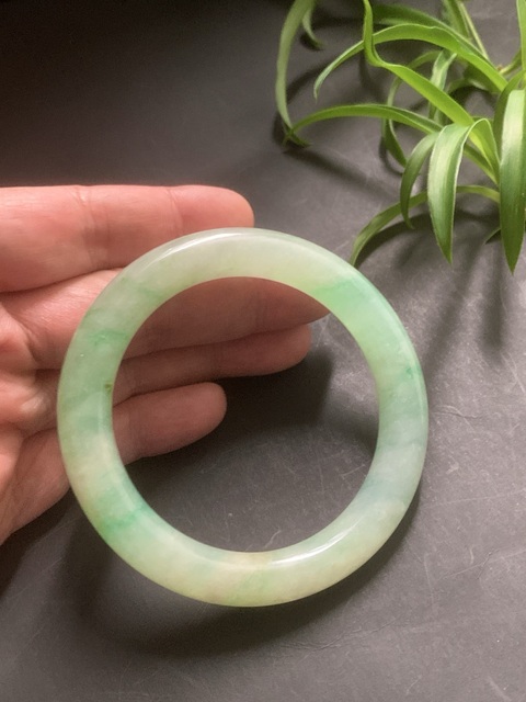 古玩玉器清代天然翡翠手鐲拍賣，當(dāng)前價格130000元