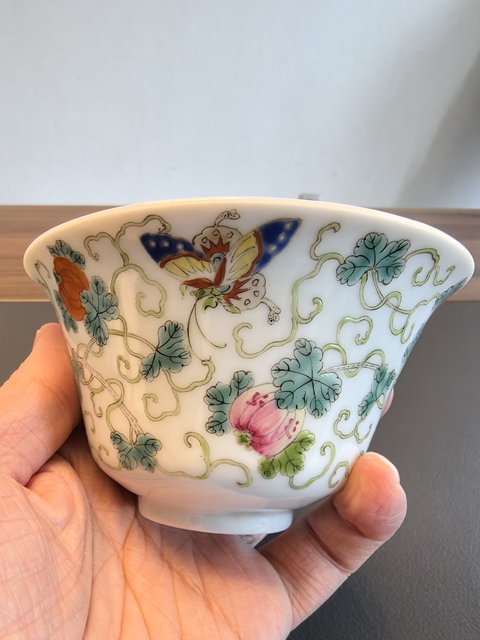 古玩陶瓷粉彩瓜瓞綿綿圖茶碗真品鑒賞圖