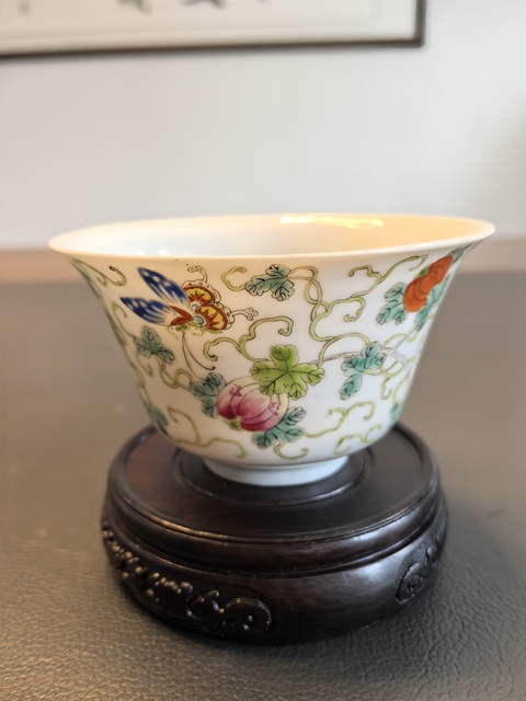 古玩陶瓷粉彩瓜瓞綿綿圖茶碗真品鑒賞圖