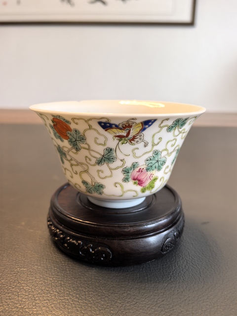古玩陶瓷粉彩瓜瓞綿綿圖茶碗真品鑒賞圖