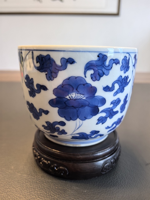 古玩陶瓷康熙翠毛藍青花纏枝花卉紋缸拍賣,當前價格1600元