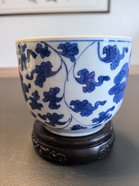 古玩陶瓷康熙翠毛藍青花纏枝花卉紋缸拍賣,當前價格1600元